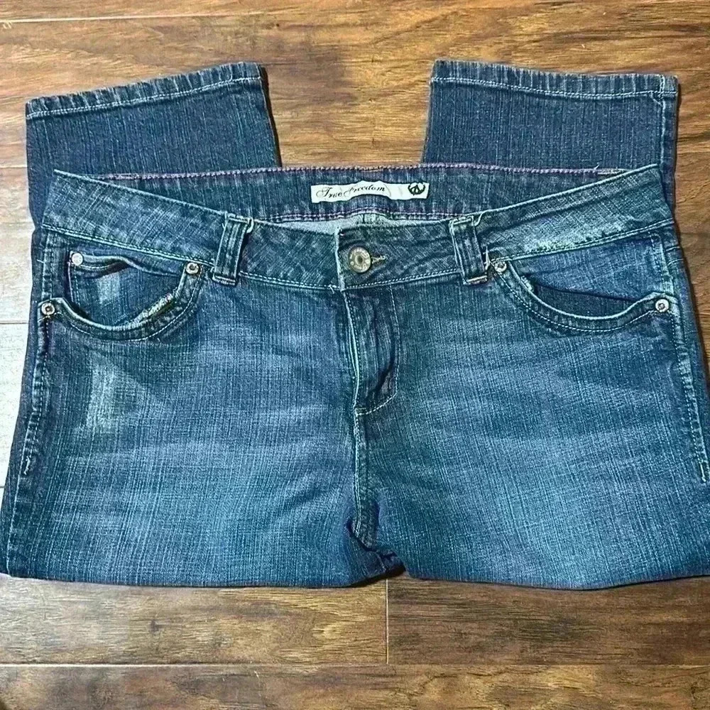 Tree Freedom Ladies Jean Capris